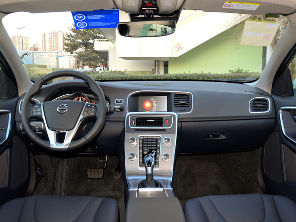 沃尔沃亚太  T4 大中控全景