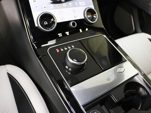 路虎 P380 R-DYNAMIC 换挡杆