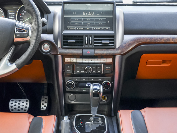 北京汽车  2.3T 中控台