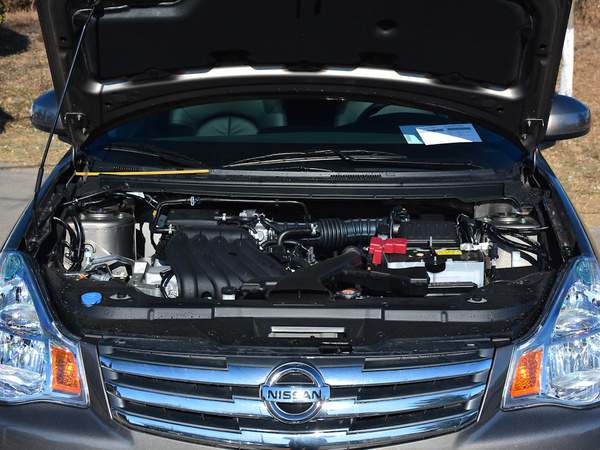 东风日产 经典 发动机舱