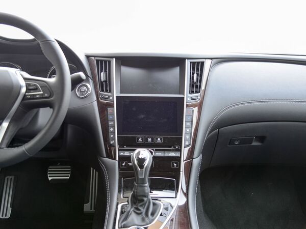 东风英菲尼迪  2.0T 中控台