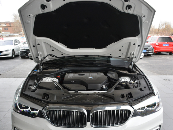 华晨宝马  525Li 发动机舱