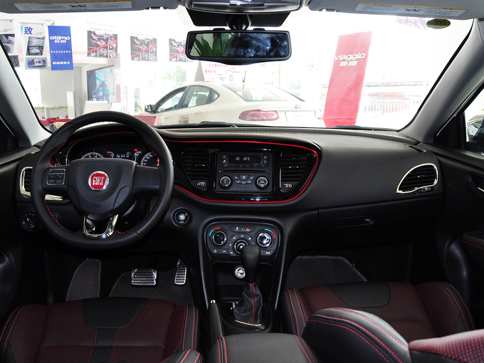 广汽菲亚特  1.4T 自动 大中控全景