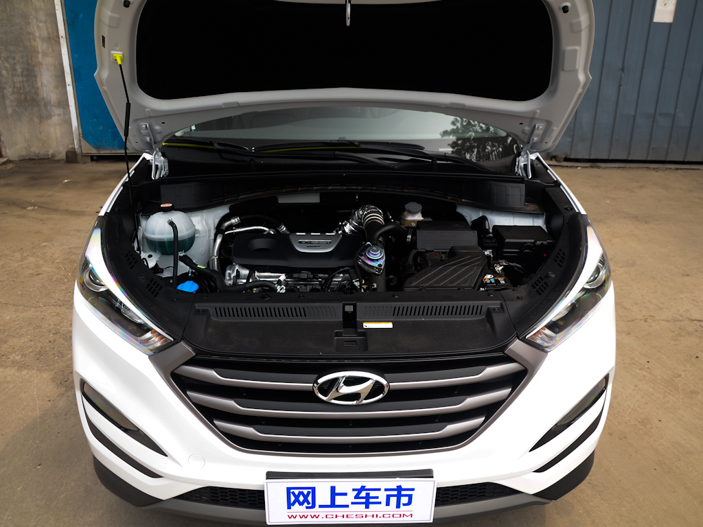北京现代  1.6T 双离合 发动机舱