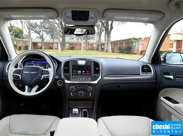 克莱斯勒  3.6L 大中控全景