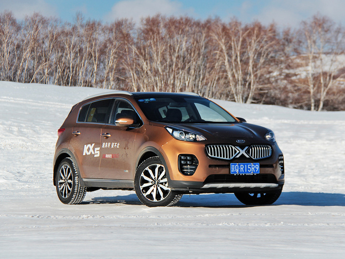 东风悦达起亚  1.6T 右前正45度