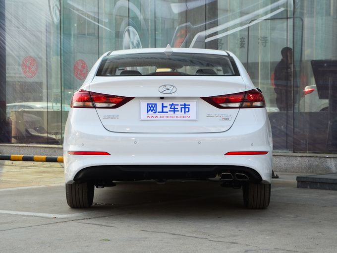 北京现代 1.4T 正后