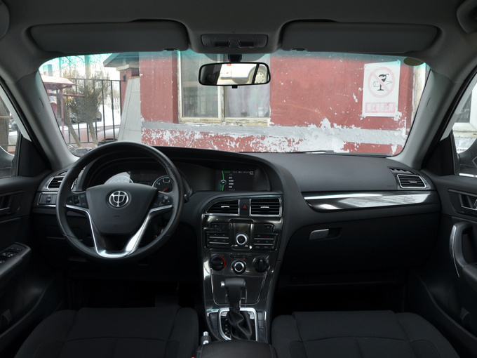 华晨中华  1.5T 大中控全景