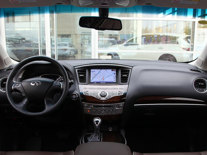 英菲尼迪  2.5T Hybrid 大中控全景