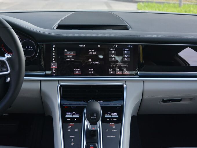 保时捷  Panamera 4 Sport Turismo 中控台