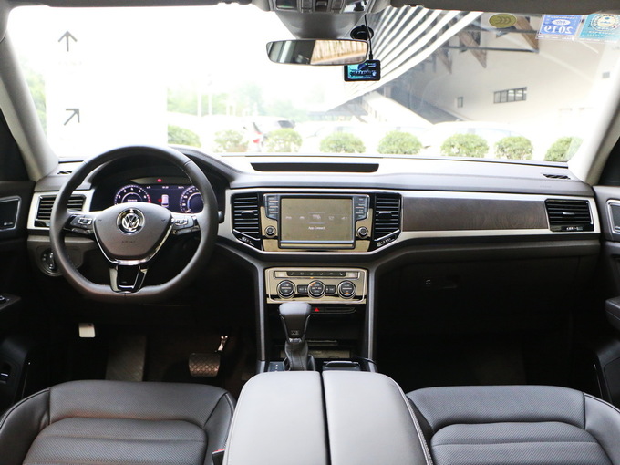 上汽大众  530 大中控全景