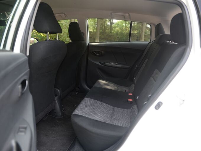 一汽丰田  1.5L 第二排空间