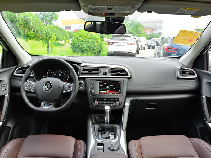 东风雷诺  2.0L 大中控全景
