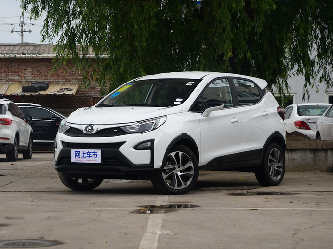 比亚迪 1.5L 左前正45度