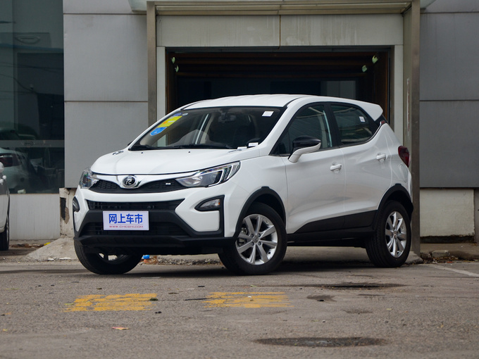 比亚迪  1.5L 左前正45度