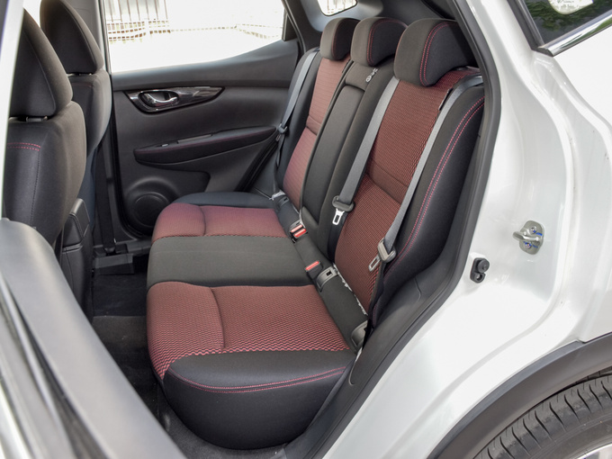 东风日产  2.0L 第二排座椅