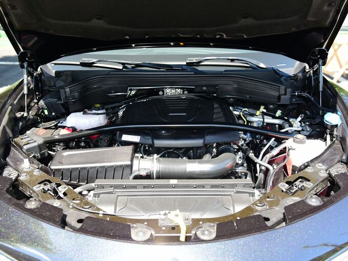 阿尔法.罗密欧  2.0T 200HP 发动机舱
