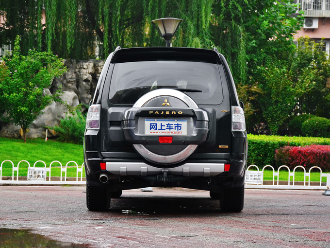 三菱(进口)  3.0L 正后