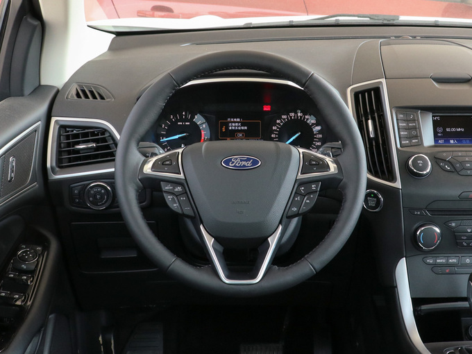 长安福特 EcoBoost 245 两驱铂锐型 方向盘