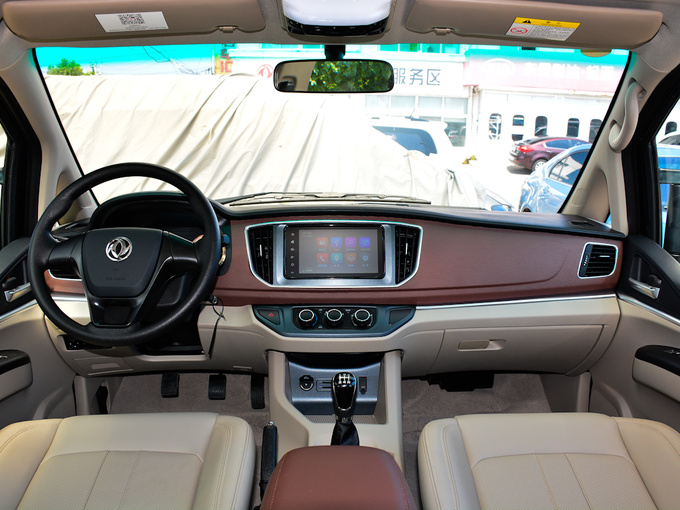 东风风行 M5L 1.6L 大中控全景