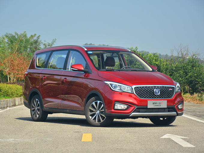 长安乘用车  1.5T 右前正45度