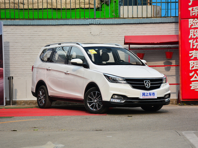 宝骏汽车  1.5T DCT风尚型 右前正45度