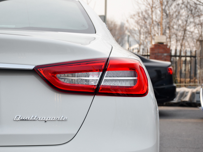 玛莎拉蒂  3.0T 430Hp 右后尾灯