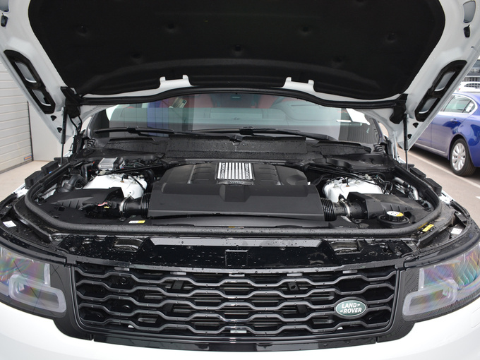 路虎 3.0 V6 锋尚创世版 发动机舱