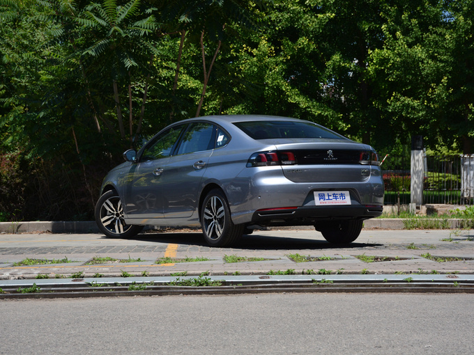 东风标致  350THP 左后正45度