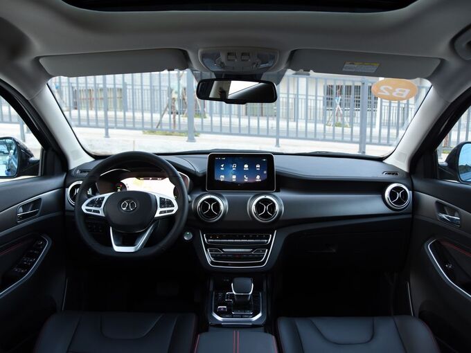 北汽新能源   大中控全景