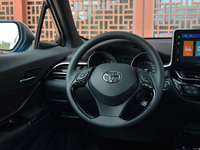 一汽丰田 2.0L 方向盘