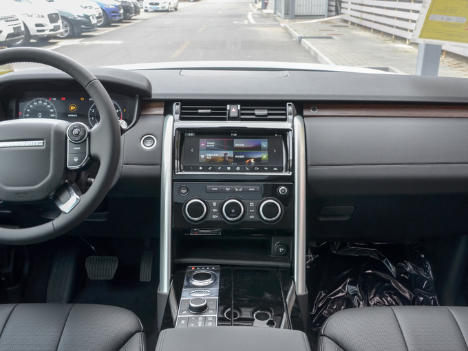 路虎  3.0 V6 中控台