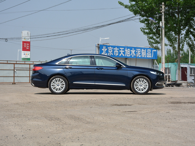 长安福特  EcoBoost 245 正右侧