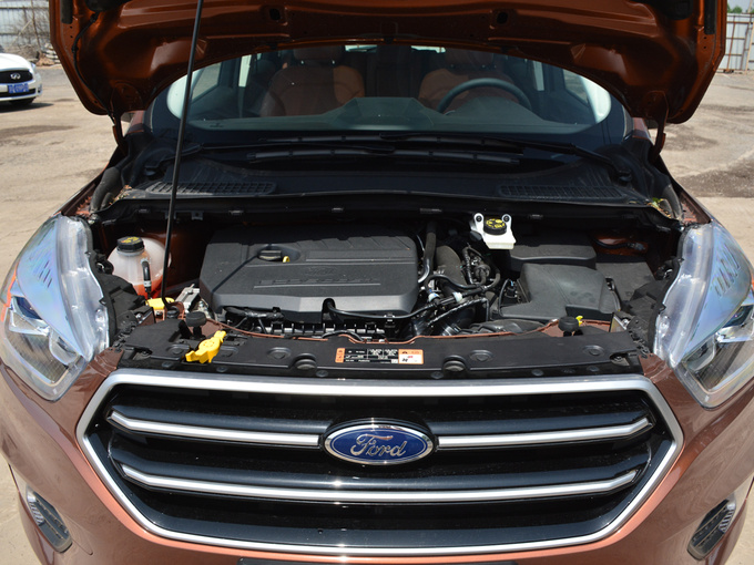 长安福特  EcoBoost 180 发动机舱