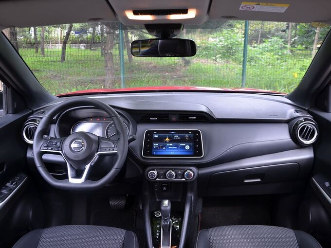 东风日产 1.5L 大中控全景