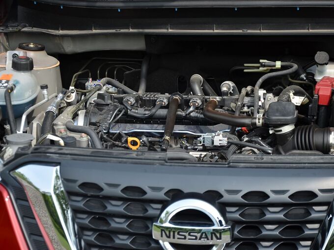 东风日产 1.5L 发动机舱