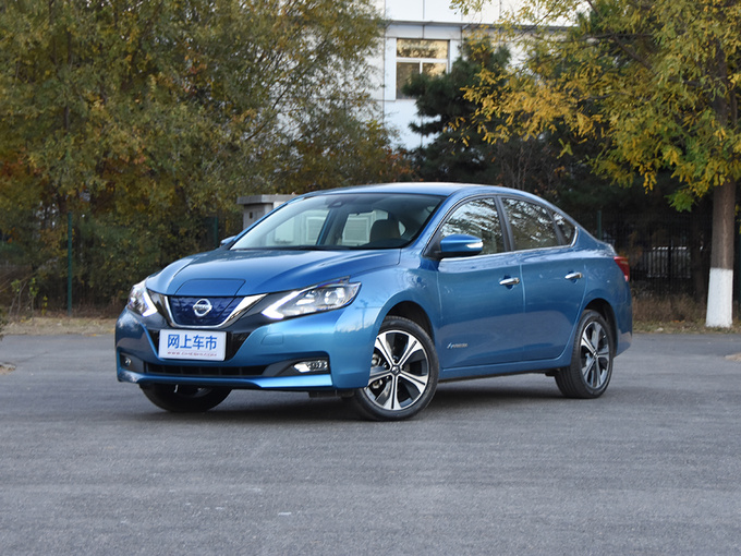 东风日产 左前正45度