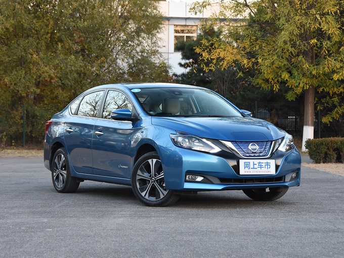 东风日产 右前正45度