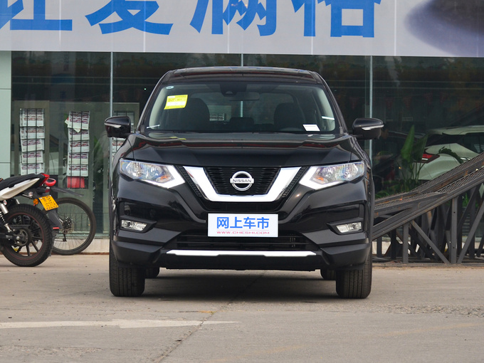 东风日产  2.0L CVT舒适版 正前