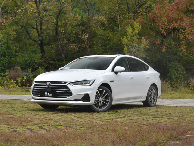 比亚迪  秦Pro 1.5TI 左前正45度