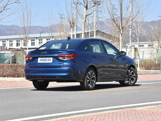 雪佛兰  RS 330T 右后正45度