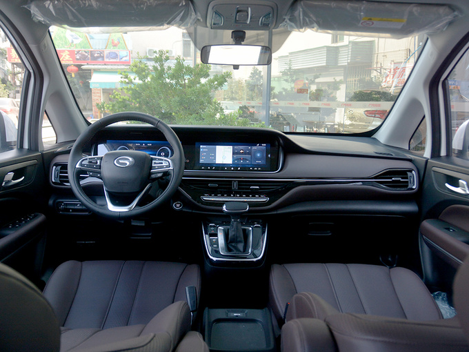 广汽传祺 270T 自动尊荣版 大中控全景