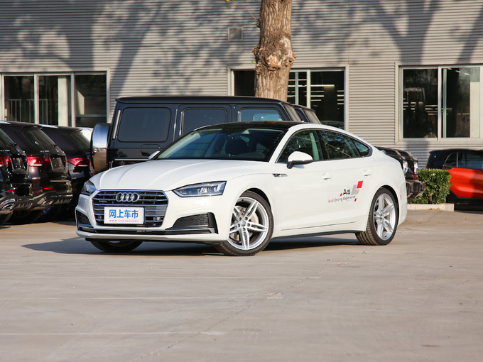 奥迪(进口)  Sportback 45 TFSI quattro 左前正45度