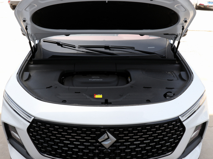 宝骏汽车  1.5T CVT智能驾控旗舰版 发动机舱