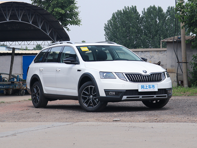 斯柯达  旅行车 TSI230 DSG豪华版 右前正45度