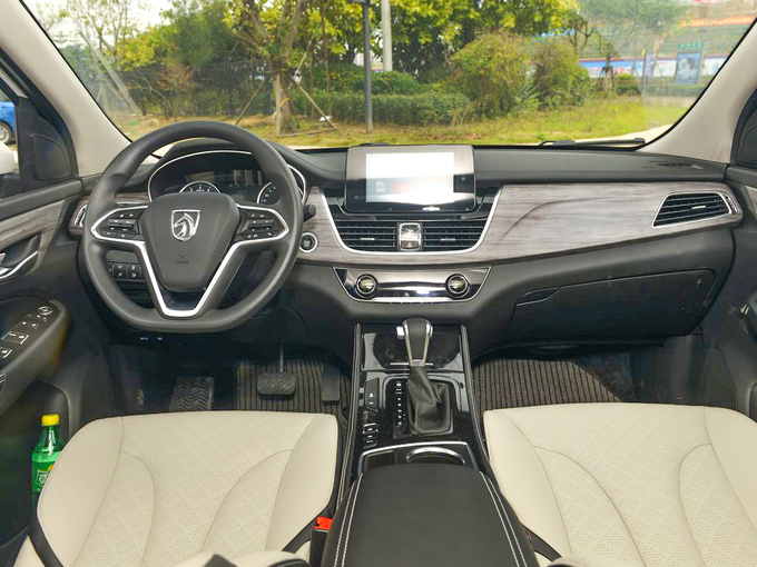 宝骏汽车  1.5T CVT旗舰版 7座 大中控全景