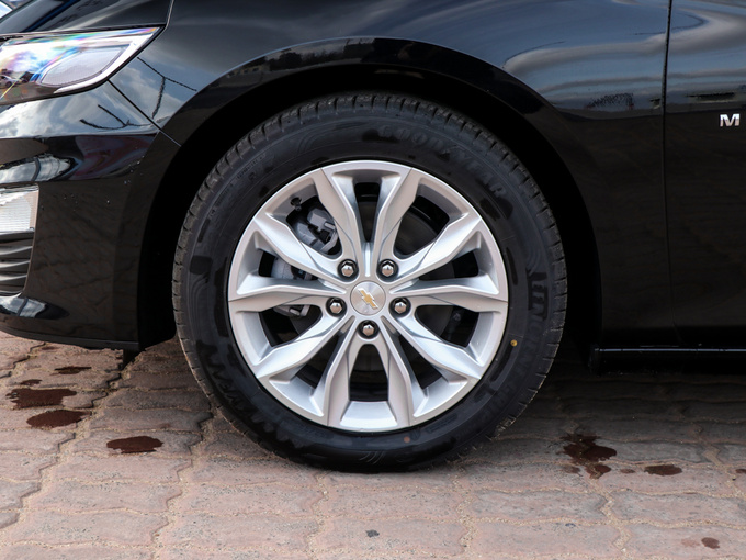 雪佛兰 535T 左前轮