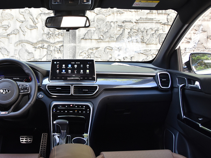 东风悦达起亚  1.6T 中控台