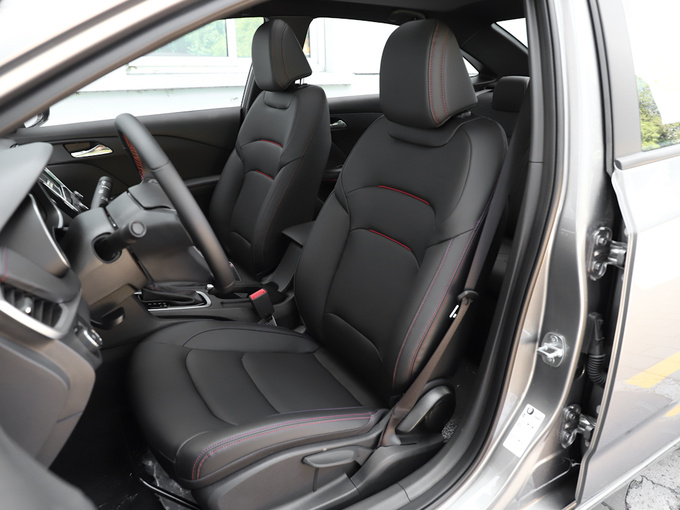 雪佛兰  RS 330T 自动畅快版 前排座椅