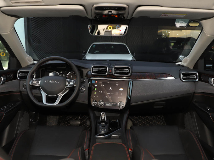 领克  高能版 2.0T 自动两驱劲Pro版 大中控全景